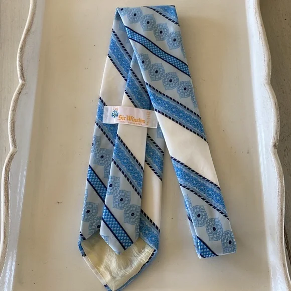 Vintage Sir Winston Blue and White Old School Necktie - Picture 4 of 7
